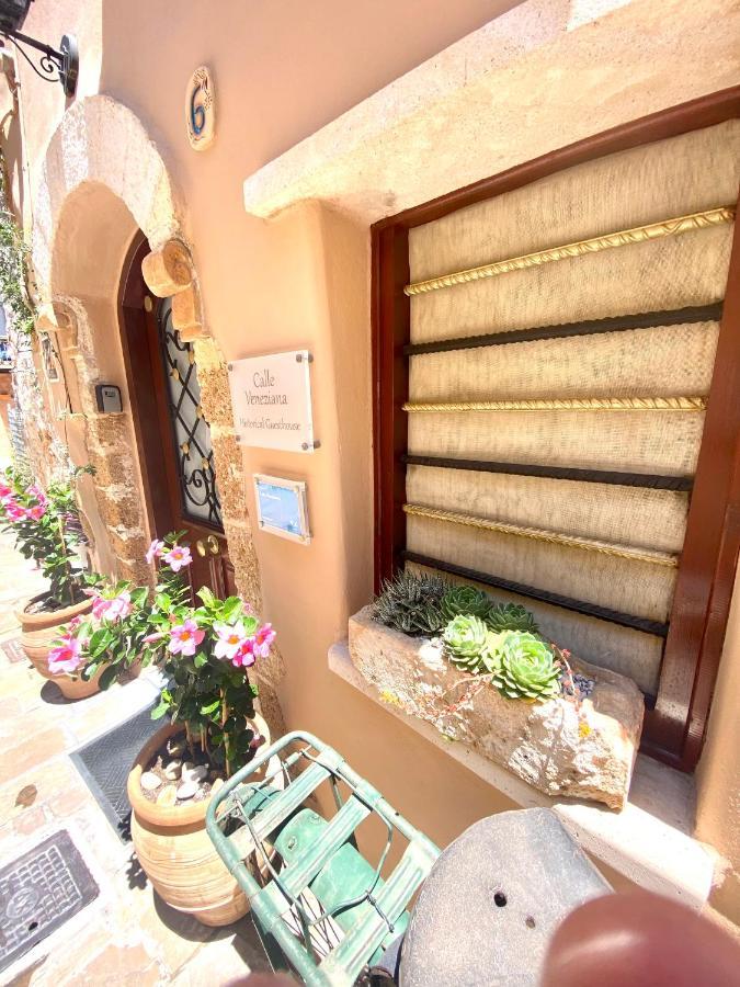 Calle Veneziana Chrissi Akti Chania Exterior foto