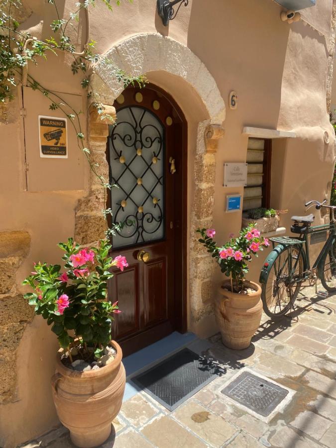Calle Veneziana Chrissi Akti Chania Exterior foto