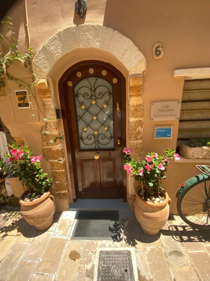 Calle Veneziana Chrissi Akti Chania Exterior foto