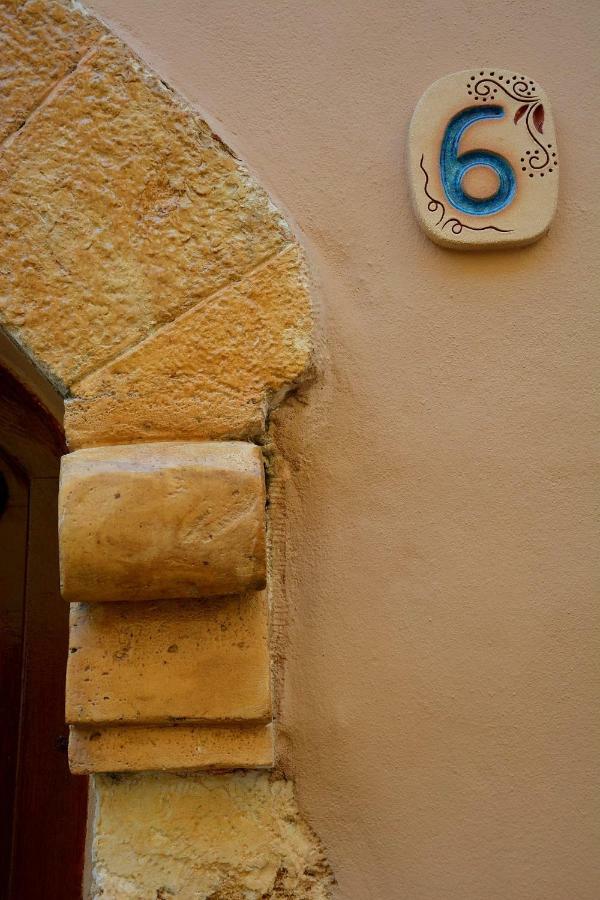 Calle Veneziana Chrissi Akti Chania Exterior foto